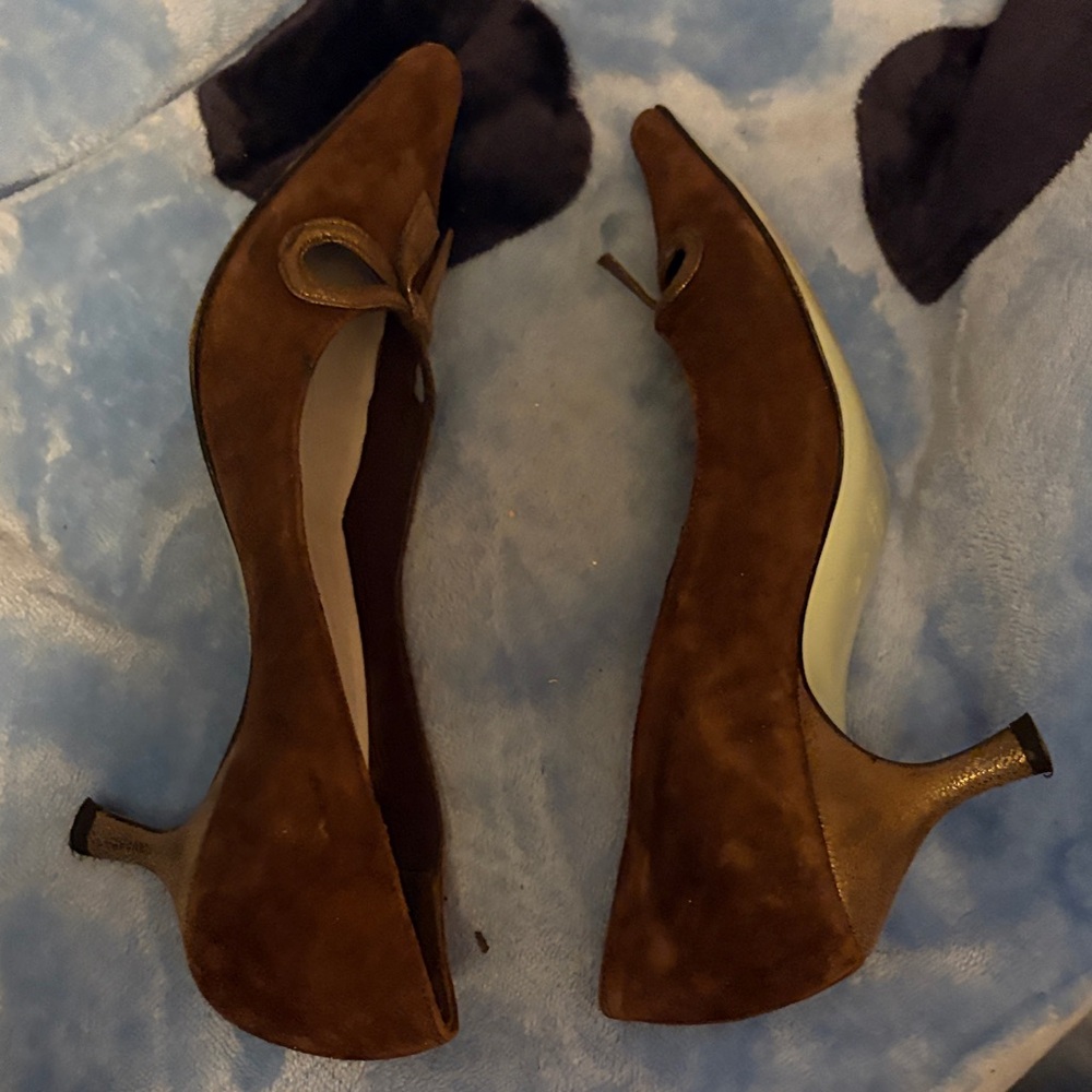 Cynthia Rowley Brown Flats with Bow Accent - Picture 3 of 4